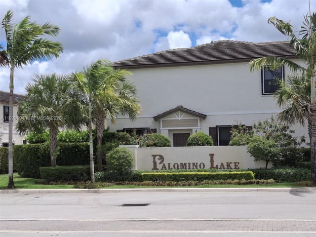 5896 Mustang Manor, sold in Trotters Chase, Davie, FL