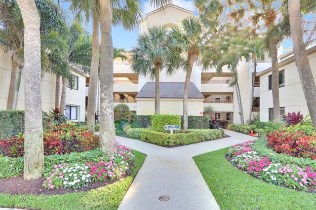 346 Oak Harbour Drive, sold in Oak Harbour Condos, Juno Beach, FL