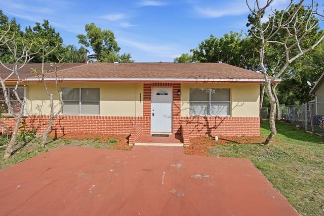4955 Saratoga Road, West Palm Beach, FL 33415