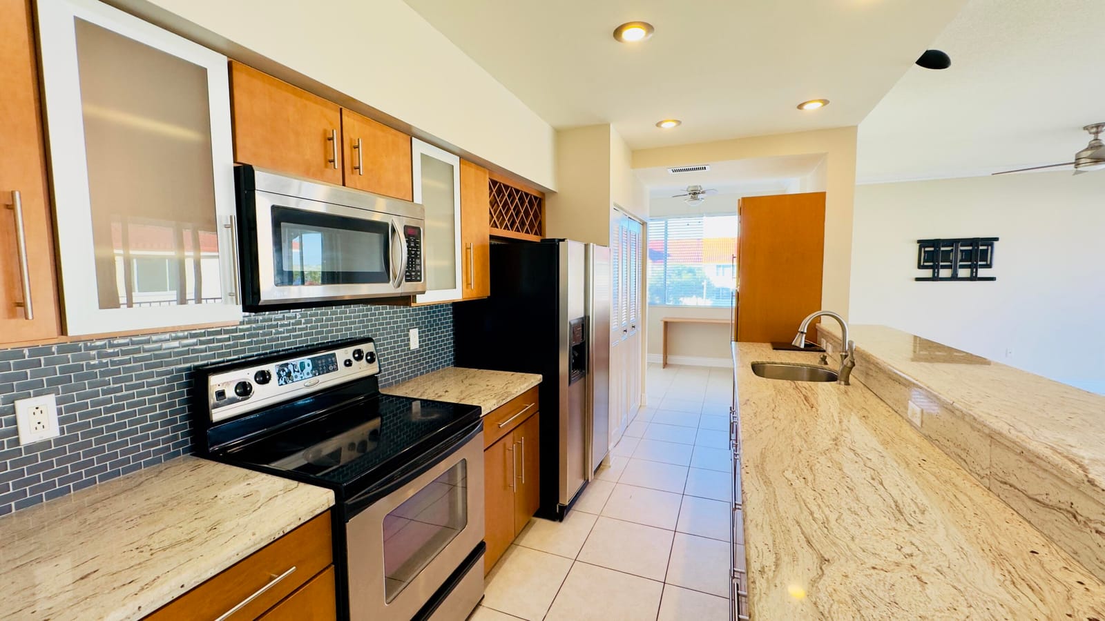 107 Half Moon Circle A3, Hypoluxo, FL 33462 photo 5