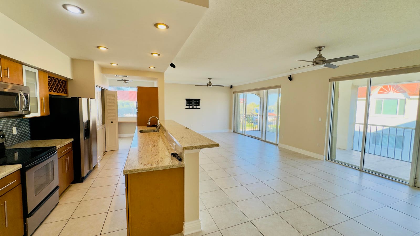 107 Half Moon Circle A3, Hypoluxo, FL 33462 photo 6