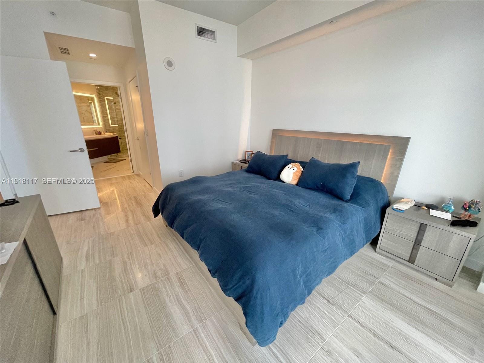 851 NE 1st Avenue 2605, Miami, FL 33132 photo 17
