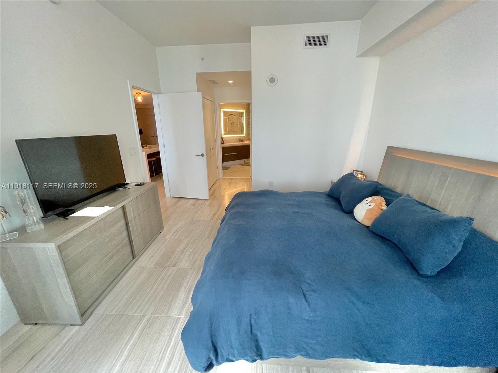 851 NE 1st Avenue 2605, Miami, FL 33132 photo 18