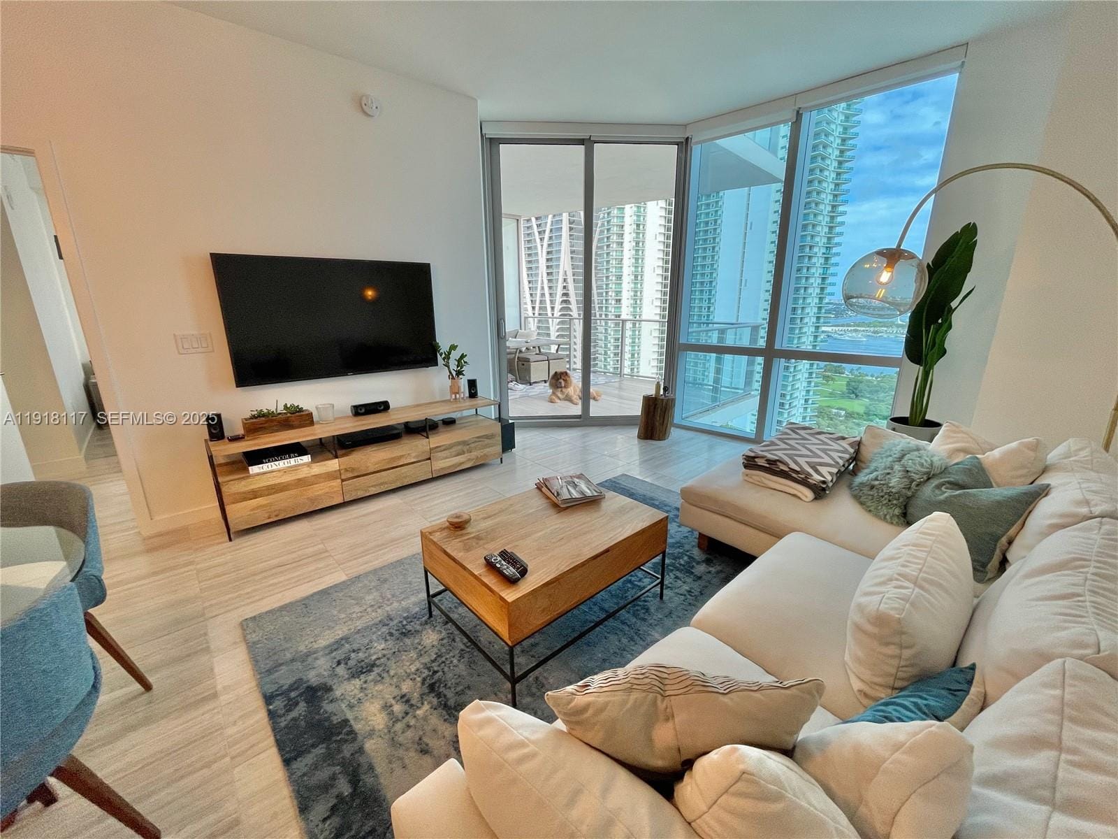 851 NE 1st Avenue 2605, Miami, FL 33132 photo 22