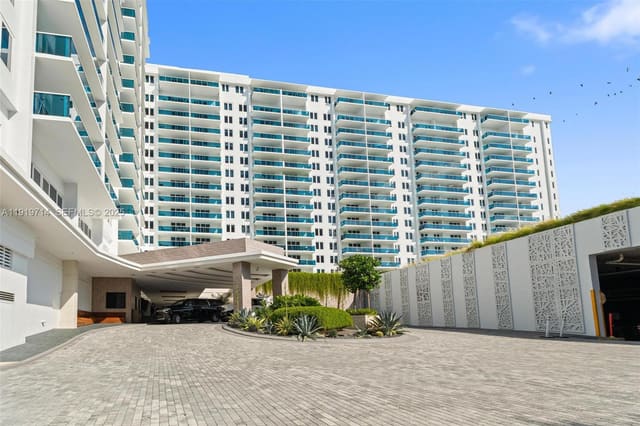 2301 Collins Avenue 802, Miami Beach, FL 33139