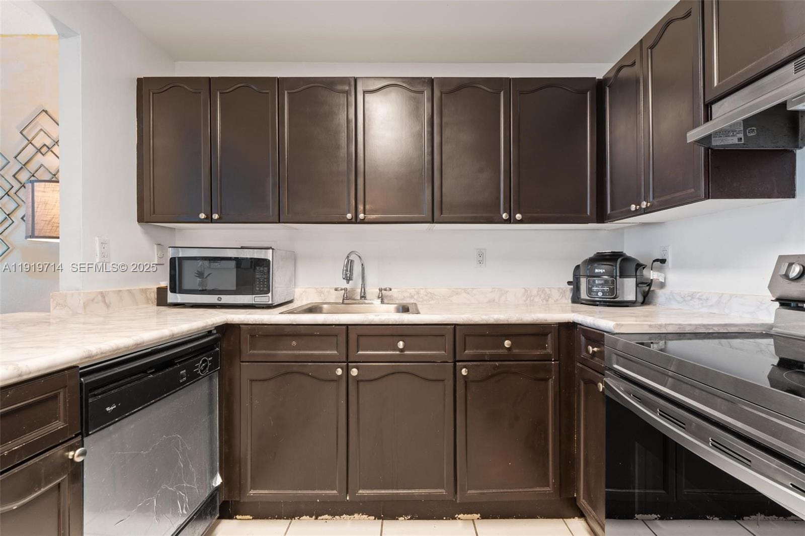 2301 Collins Avenue 802 — photo 10