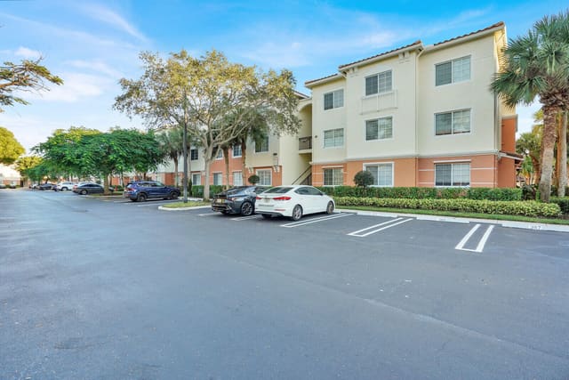 9845 Baywinds Drive 6102, sold in Mezzano Condo, West Palm Beach, FL