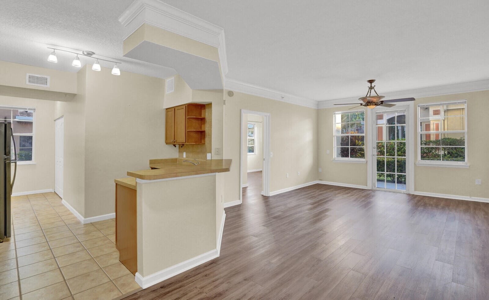 9845 Baywinds Drive 6102, West Palm Beach, FL 33411 photo 3