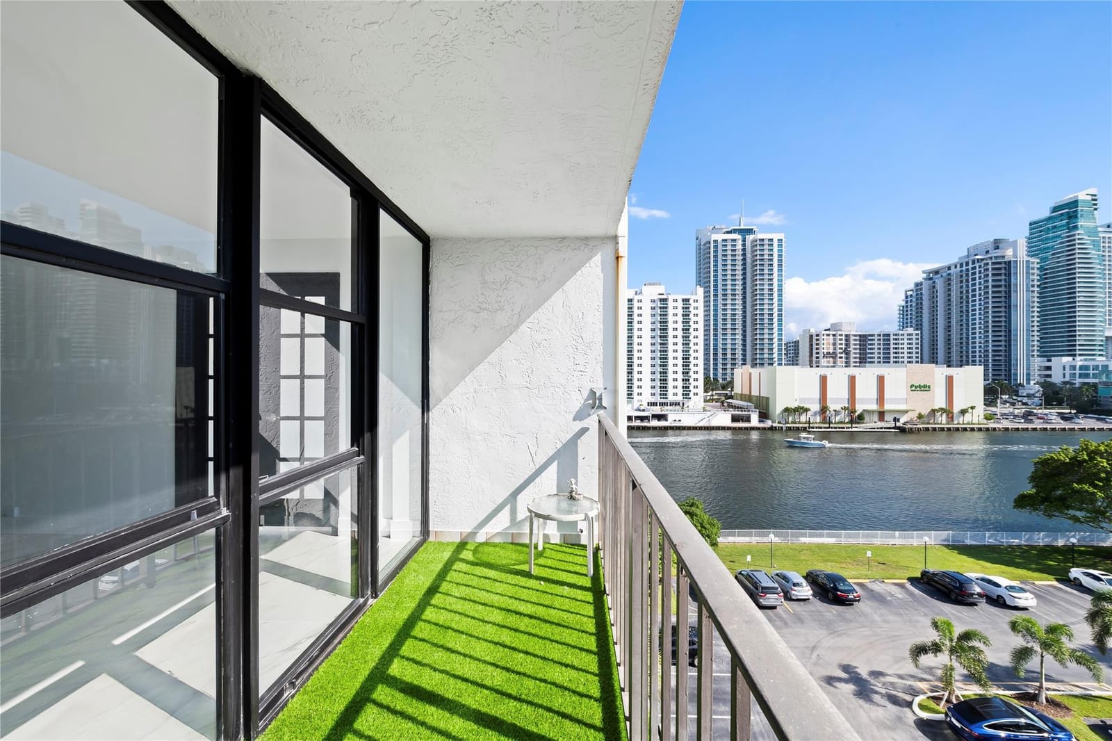 800 Parkview Drive 718, Hallandale Beach, FL 33009 photo 2