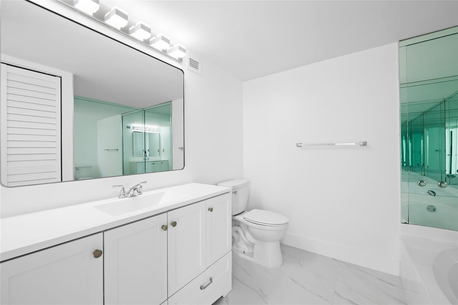 800 Parkview Drive 718, Hallandale Beach, FL 33009 photo 15