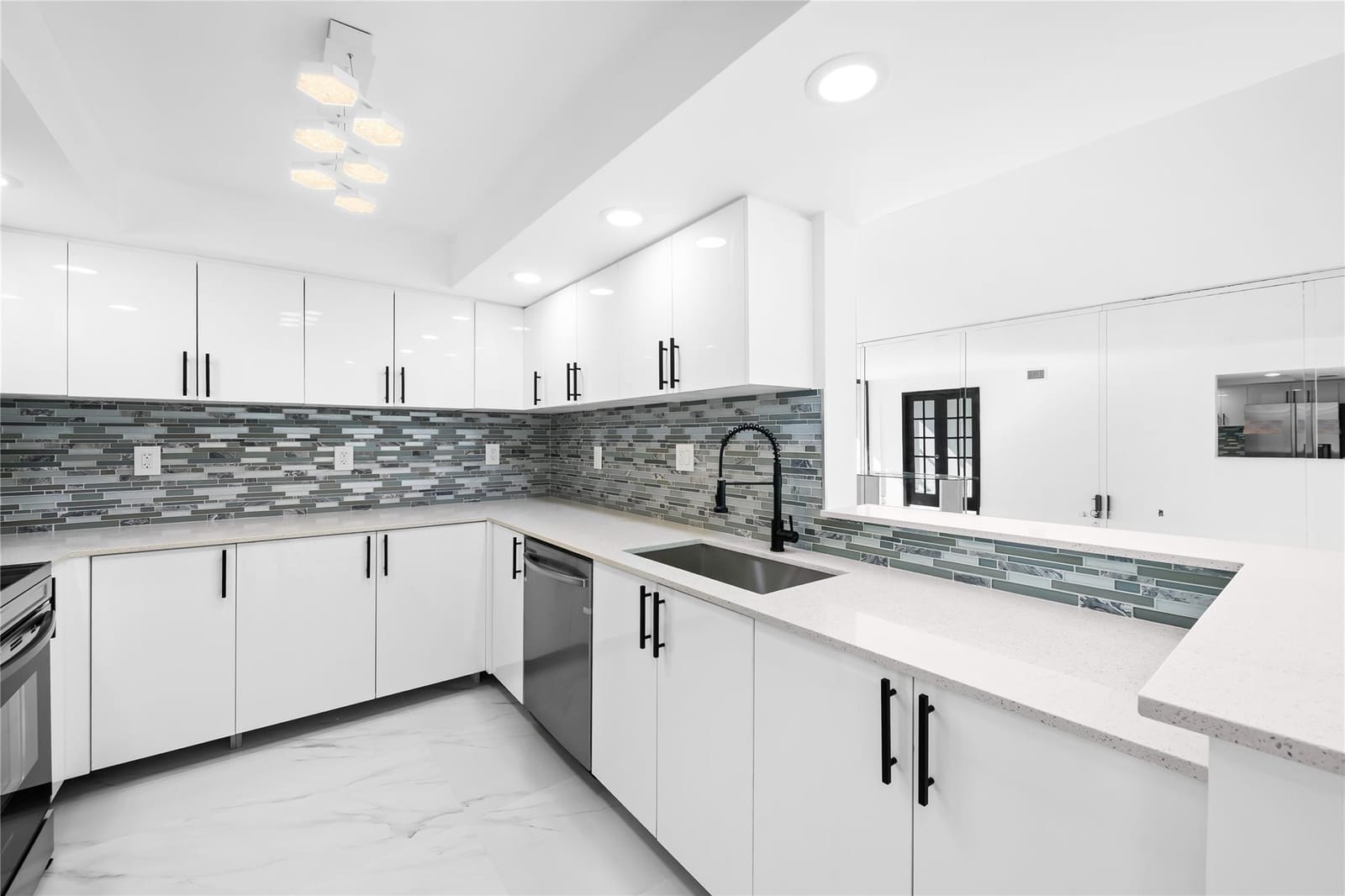 800 Parkview Drive 718, Hallandale Beach, FL 33009 photo 3