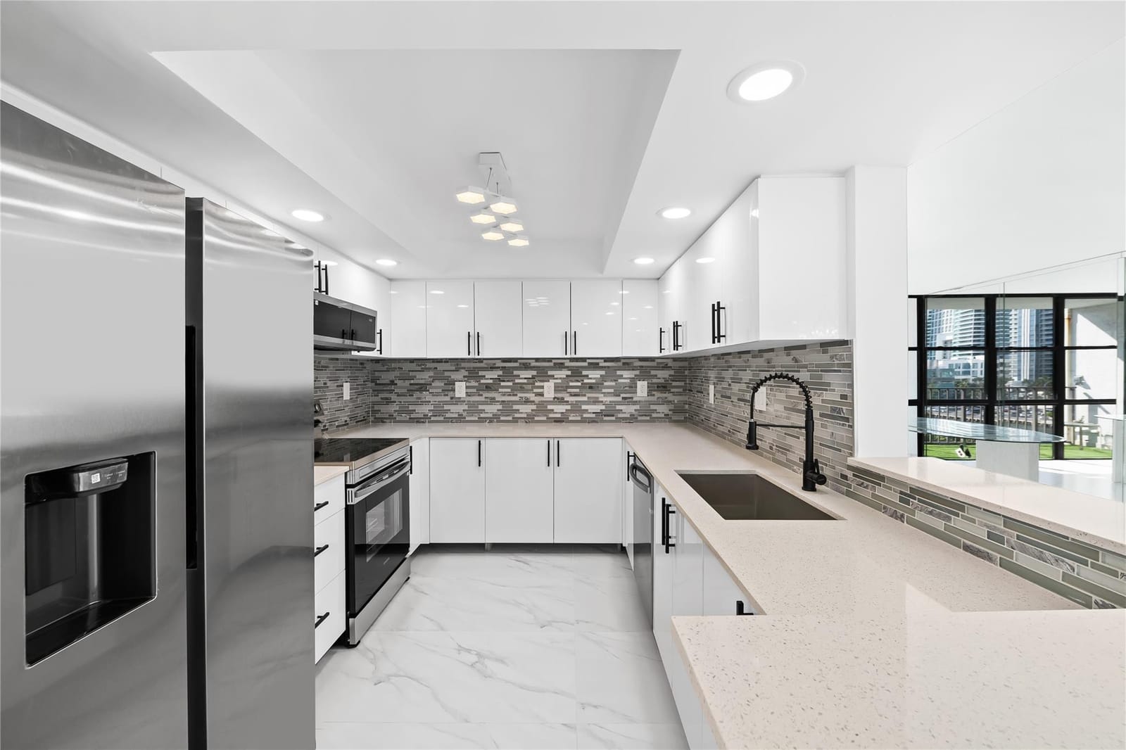 800 Parkview Drive 718, Hallandale Beach, FL 33009 photo 6