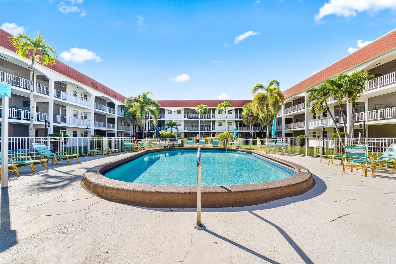 580 Egret Drive 123, Hallandale Beach, FL 33009 photo 22