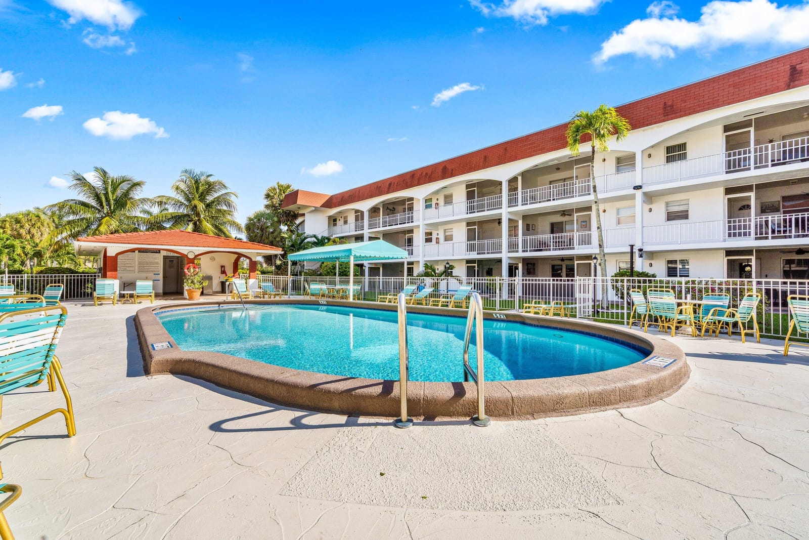 580 Egret Drive 123, Hallandale Beach, FL 33009 photo 23