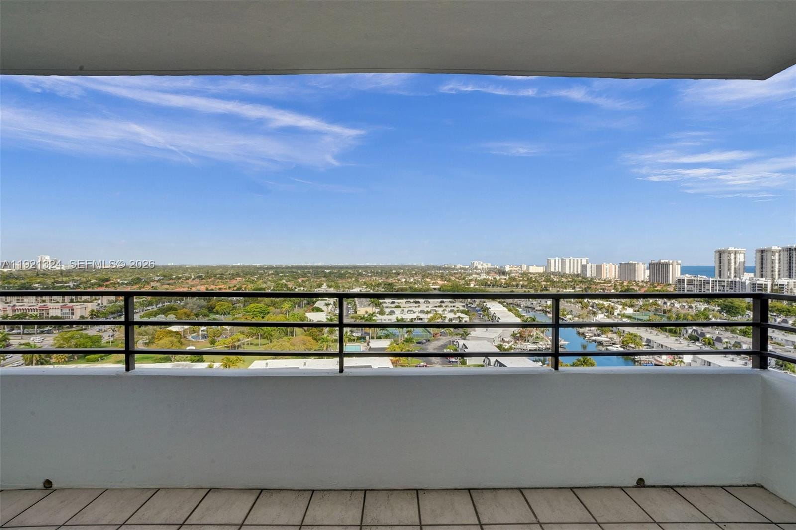 2500 Parkview Drive 1811 — photo 9