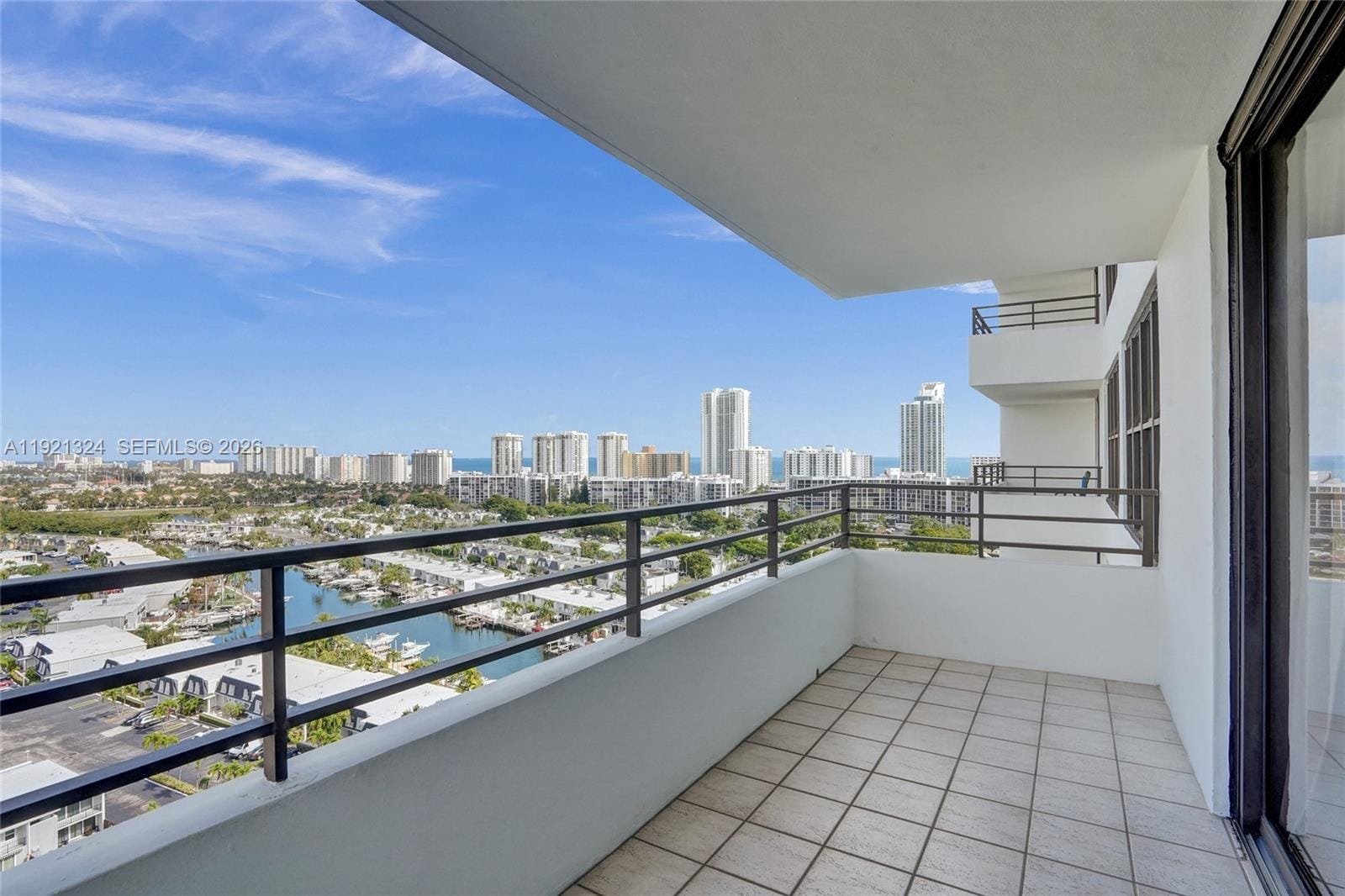2500 Parkview Drive 1811 — photo 10