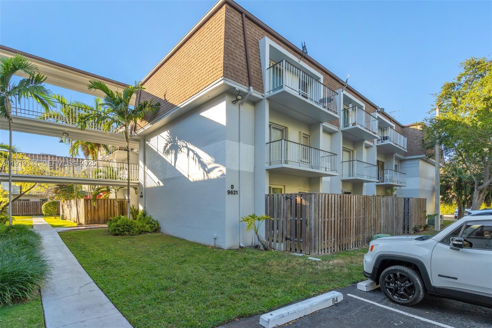 9621 SW 77th Avenue 204B, Miami, FL 33156