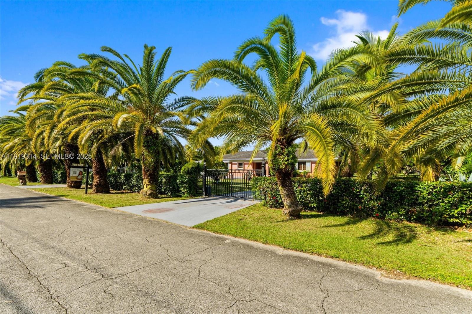 19511 SW 214th Street, Miami, FL 33187
