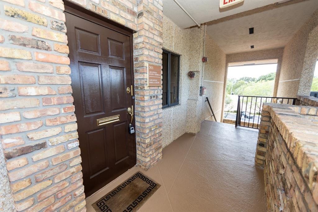 300 NW 70th Avenue 301, Plantation, FL 33317 photo 14