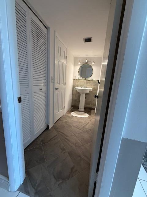 2528 Boundbrook Drive S 101, Palm Springs, FL 33406 photo 8