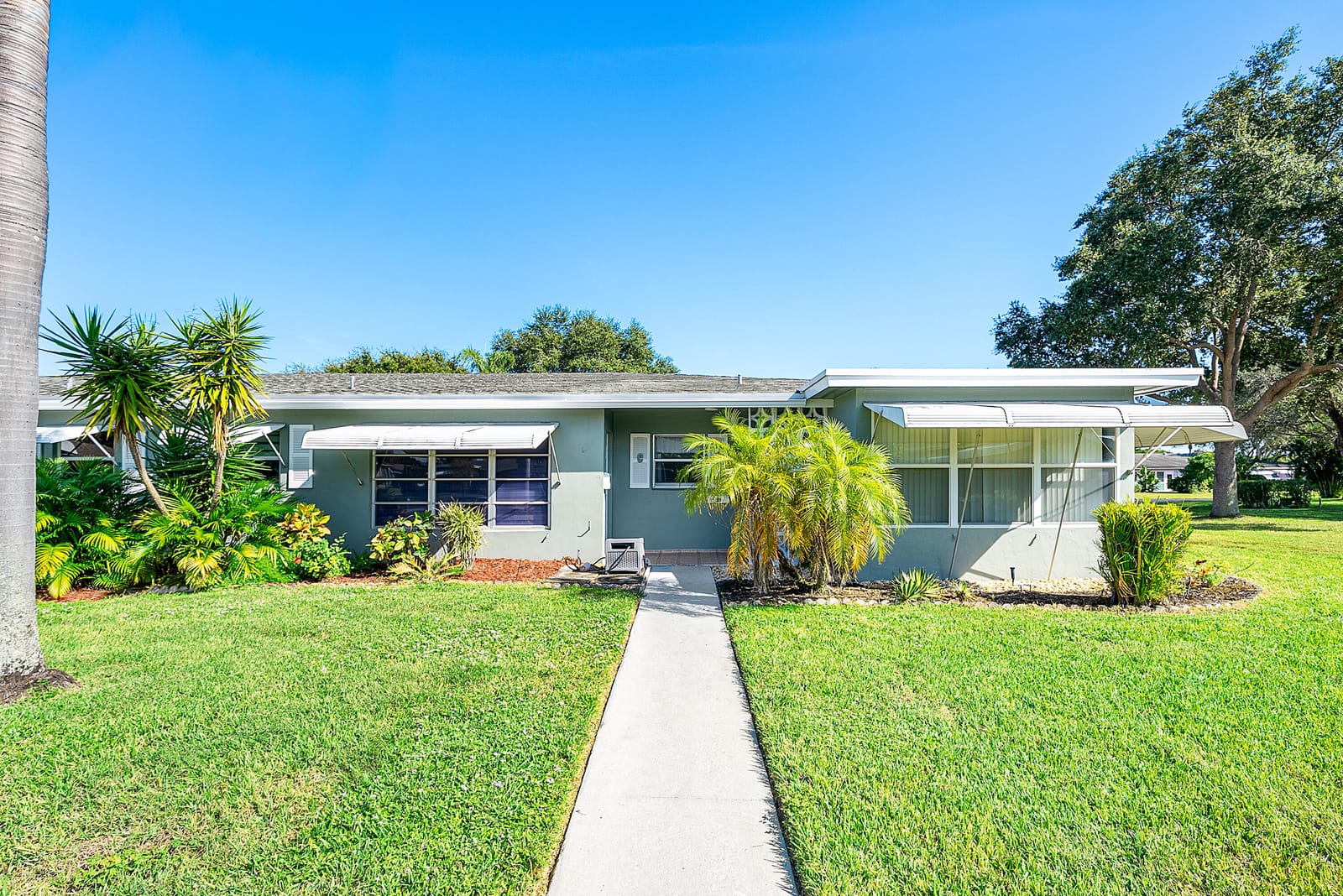 902 South Drive D, Delray Beach, FL 33445