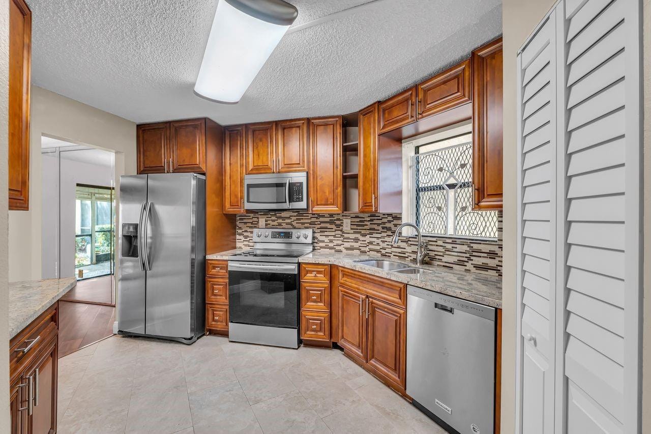 6555 W Broward Boulevard 102 — photo 2