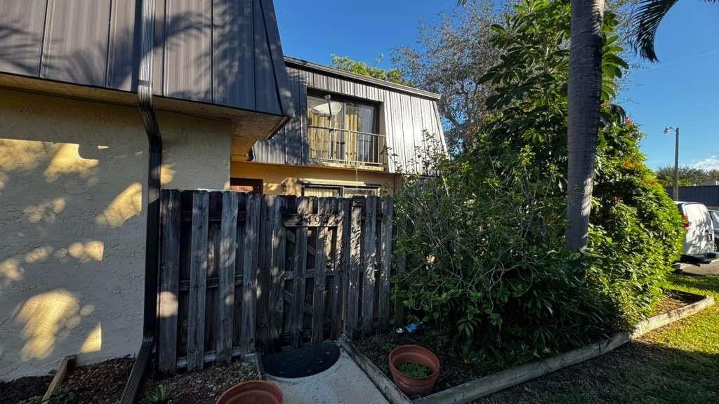 2494 Waterside Drive 4c — photo 3