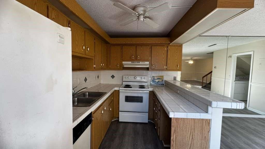 2494 Waterside Drive 4c — photo 9