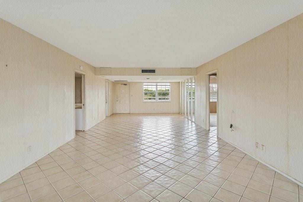 3960 Oaks Clubhouse Drive 502 — photo 3