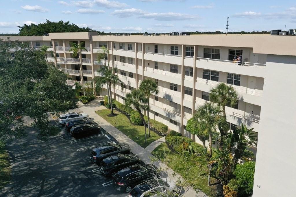 3960 Oaks Clubhouse Drive 502, Pompano Beach, FL 33069 photo 30