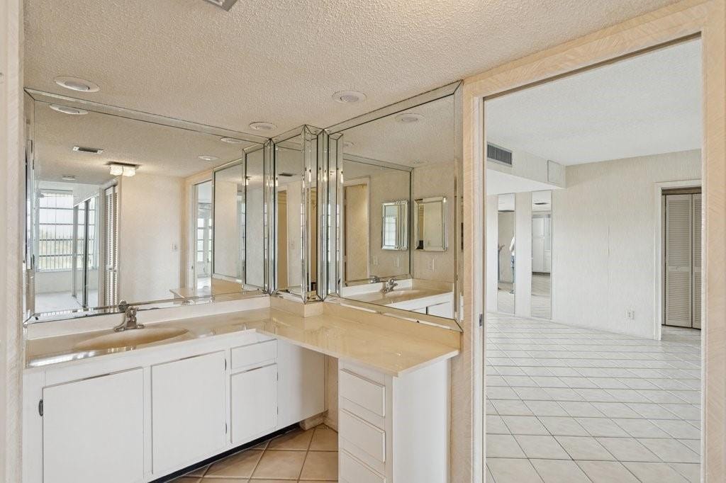 3960 Oaks Clubhouse Drive 502 — photo 10