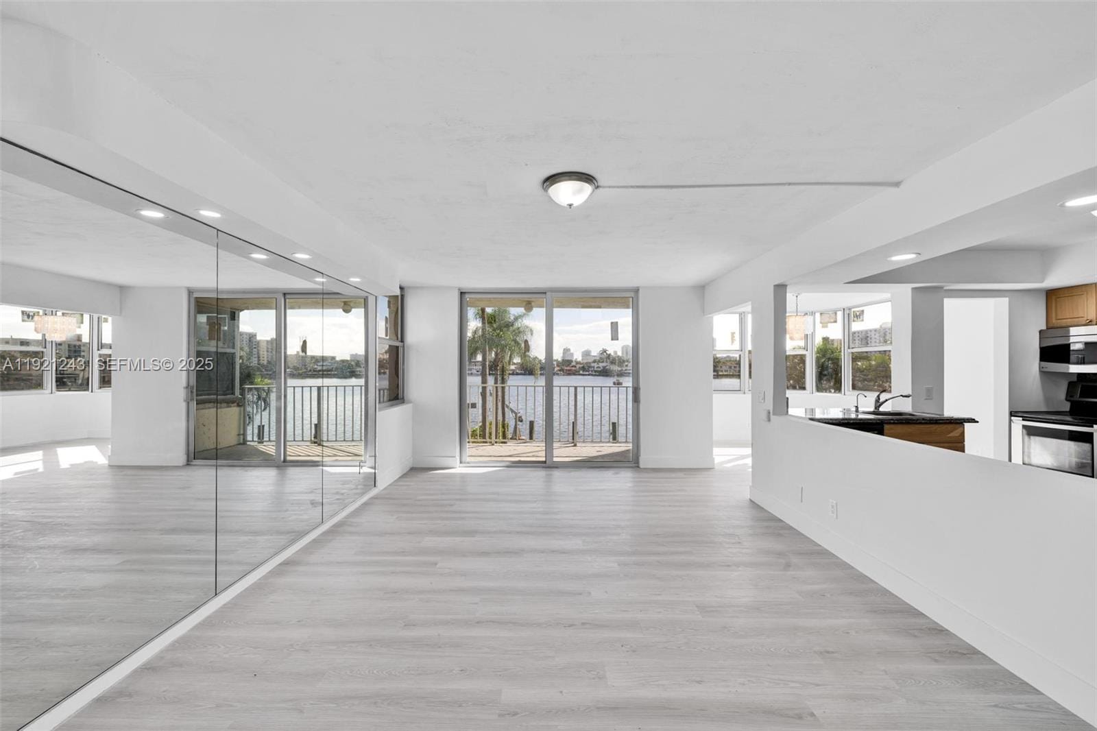 16570 NE 26th Avenue 2A, North Miami Beach, FL 33160 photo 2