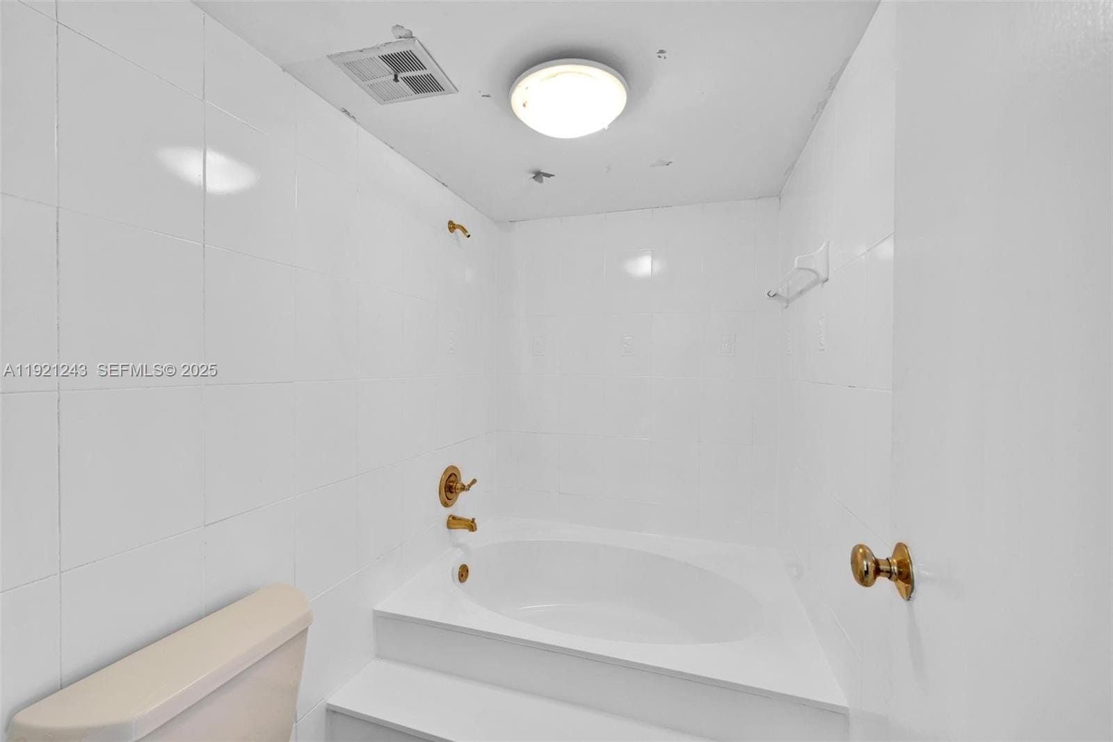 16570 NE 26th Avenue 2A, North Miami Beach, FL 33160 photo 19