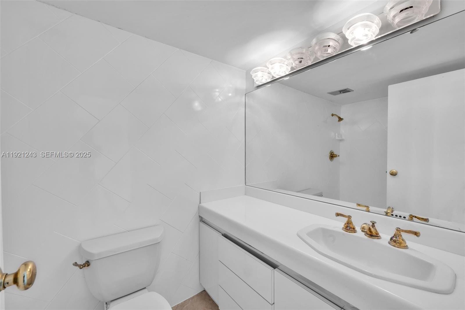 16570 NE 26th Avenue 2A, North Miami Beach, FL 33160 photo 21