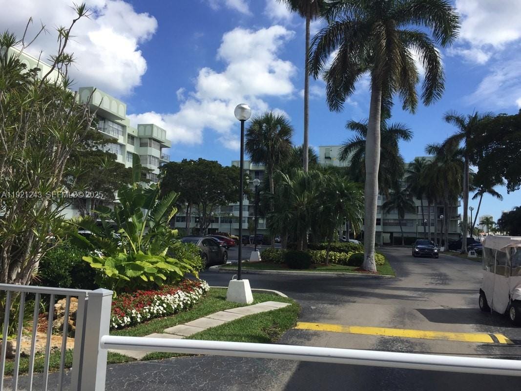 16570 NE 26th Avenue 2A, North Miami Beach, FL 33160 photo 27