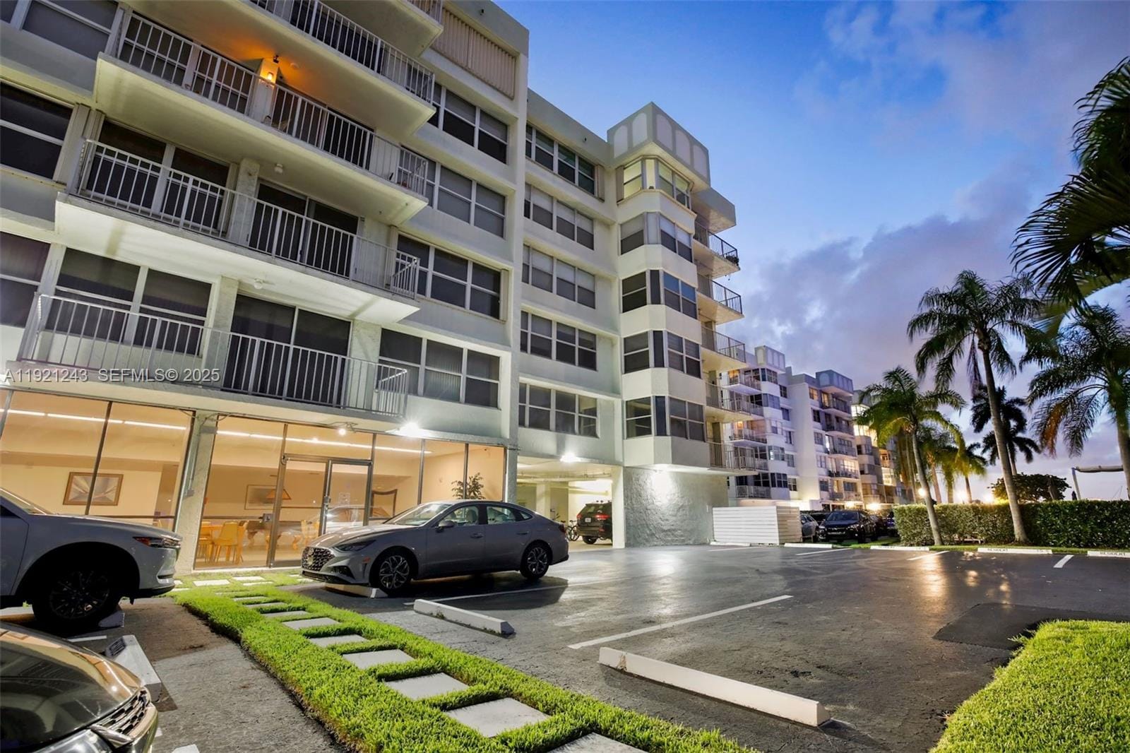 16570 NE 26th Avenue 2A, North Miami Beach, FL 33160 photo 28