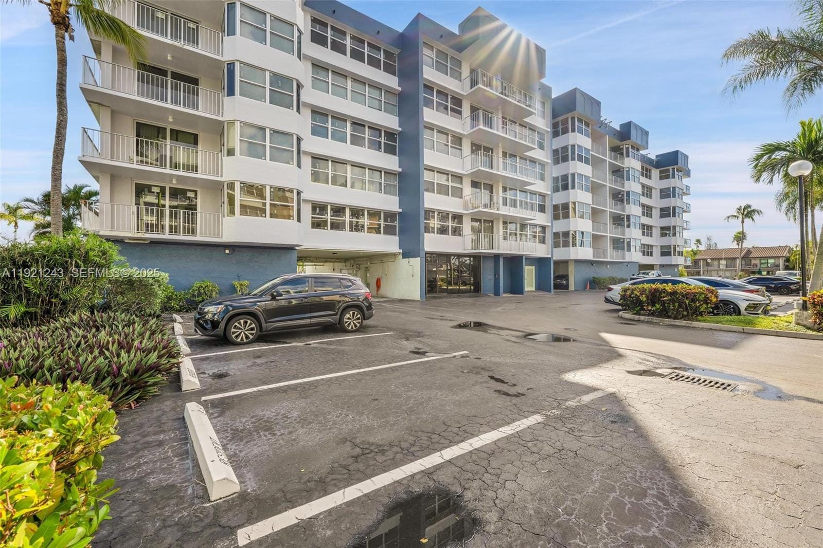 16570 NE 26th Avenue 2A, North Miami Beach, FL 33160 photo 30