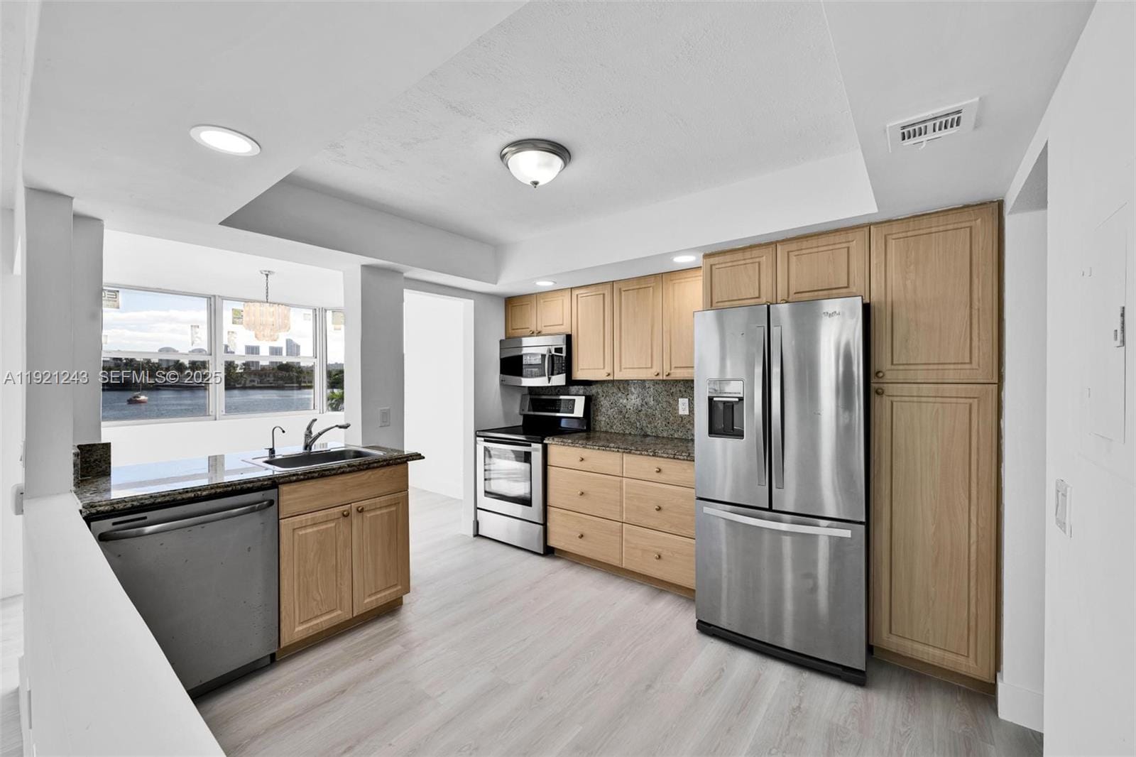 16570 NE 26th Avenue 2A, North Miami Beach, FL 33160 photo 6