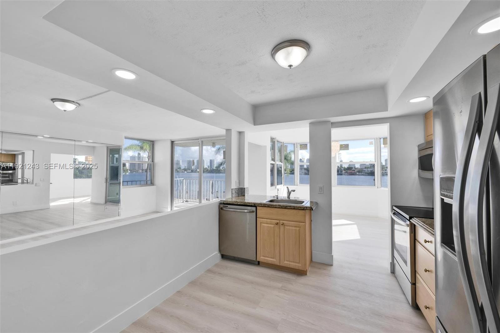 16570 NE 26th Avenue 2A, North Miami Beach, FL 33160 photo 8