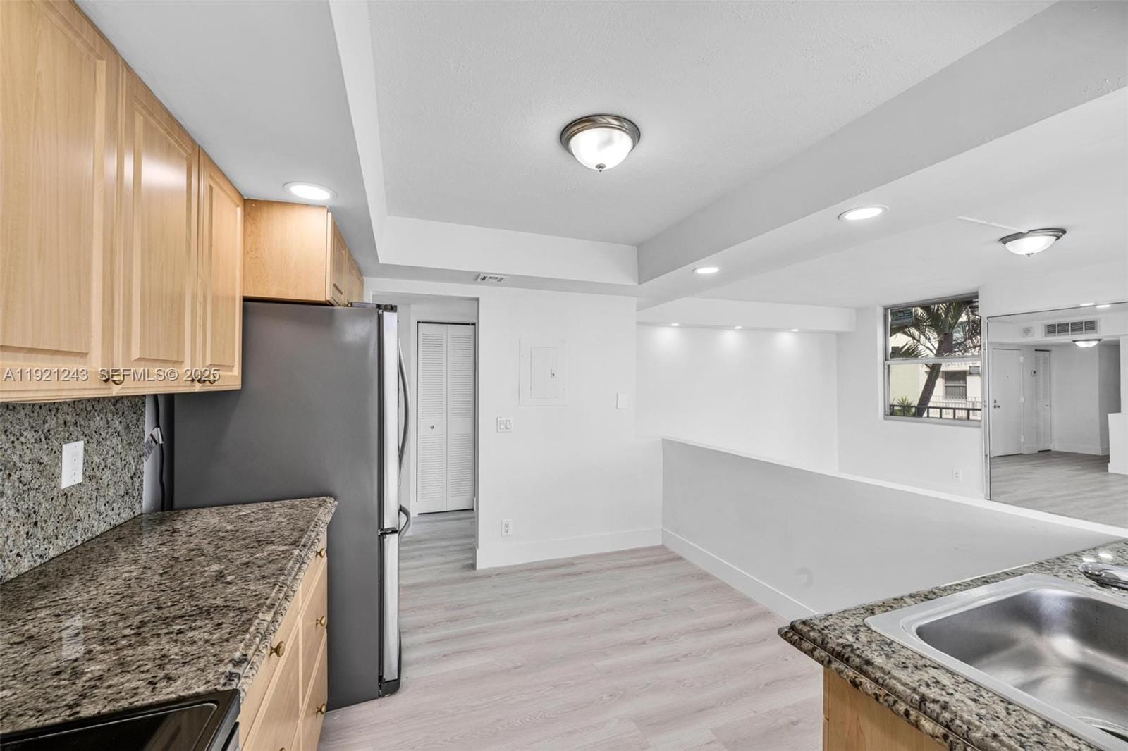 16570 NE 26th Avenue 2A, North Miami Beach, FL 33160 photo 9