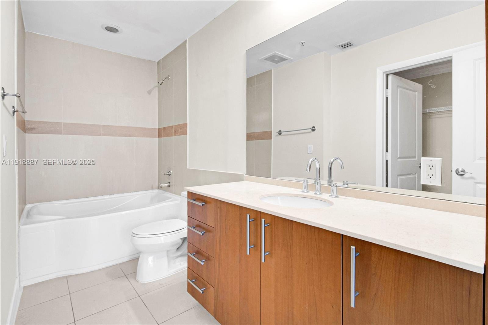 1945 S Ocean Drive 1410 — photo 11