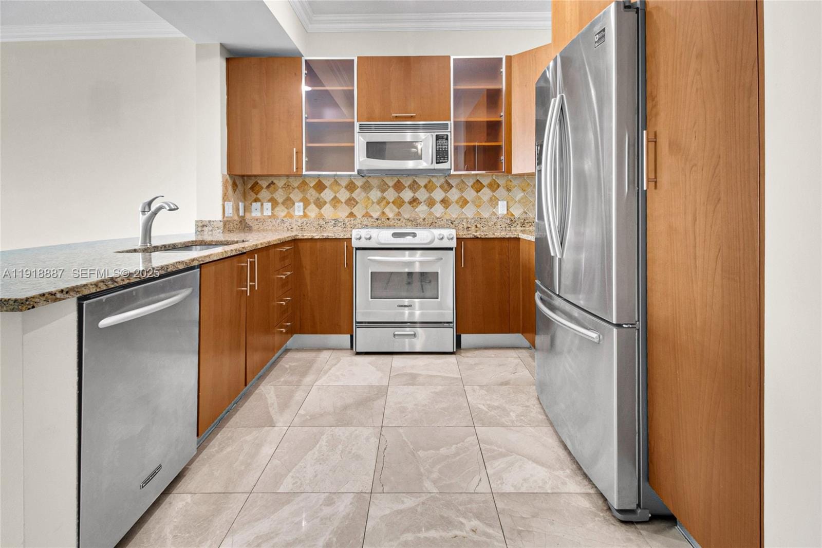1945 S Ocean Drive 1410 — photo 3