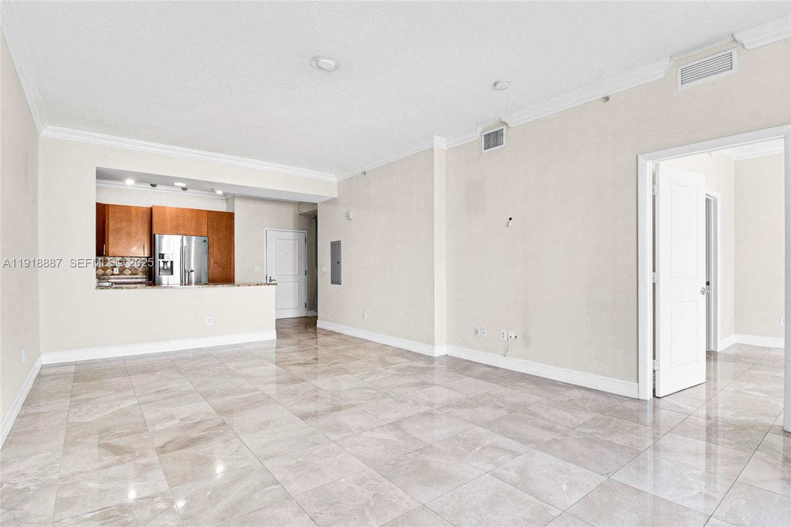 1945 S Ocean Drive 1410 — photo 7