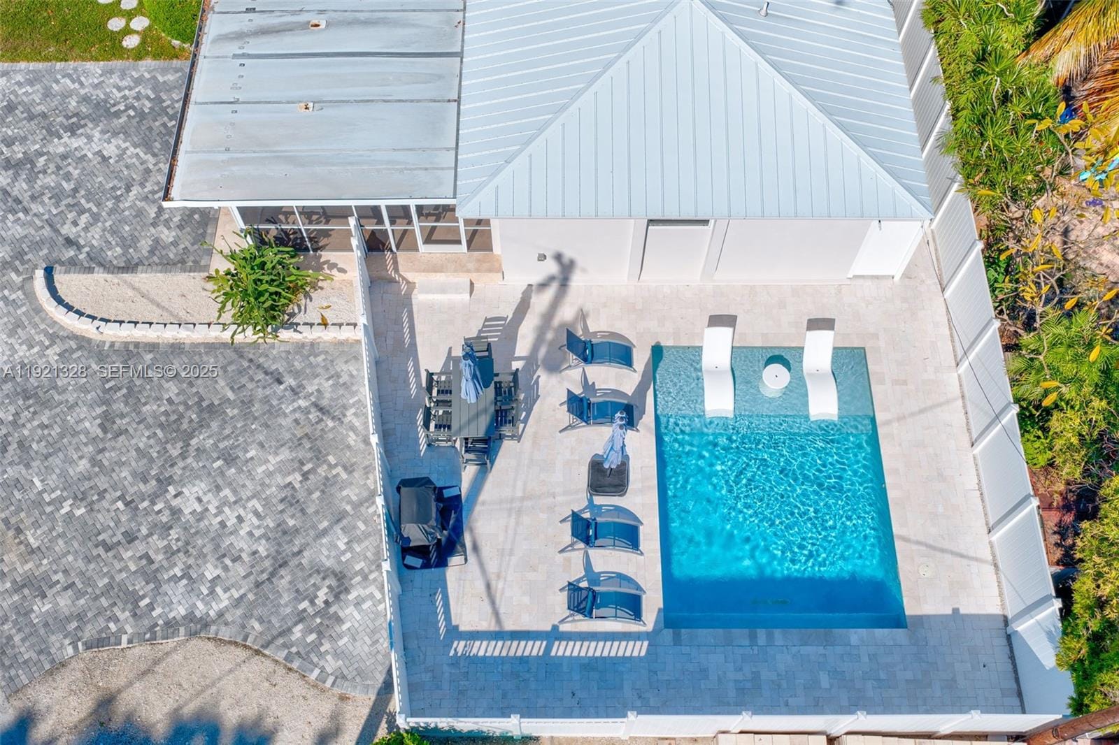 222 2nd Road, Key Largo, FL 33037