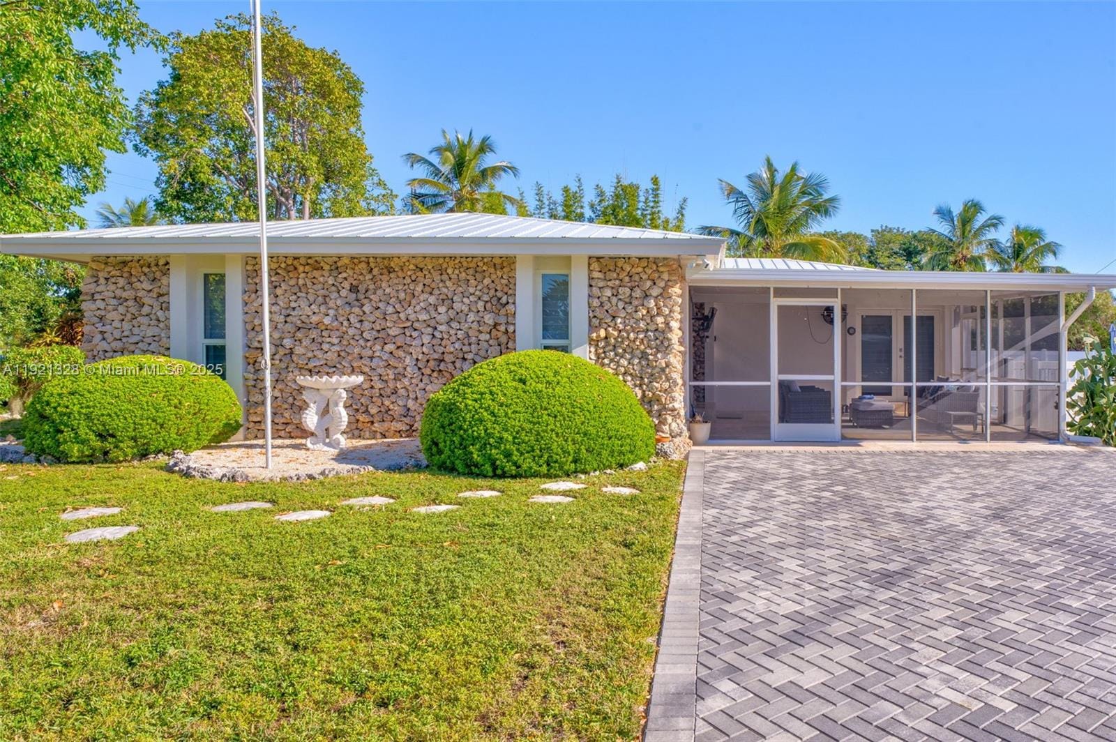 222 2nd Road, Key Largo, FL 33037 photo 2