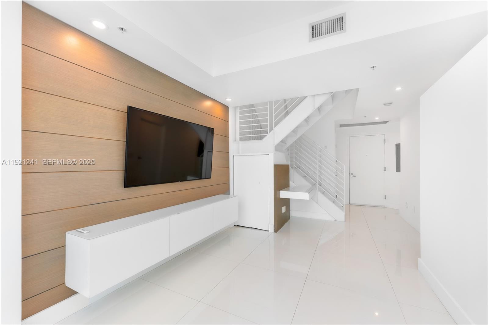 60 SW 13th Street 2626, Miami, FL 33130 photo 11