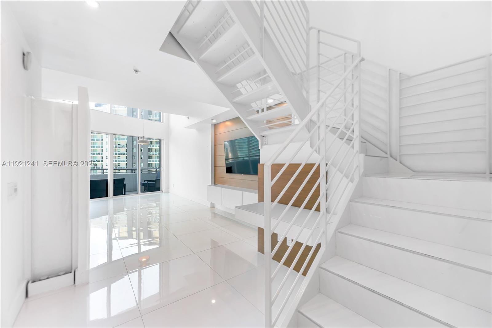 60 SW 13th Street 2626, Miami, FL 33130 photo 4