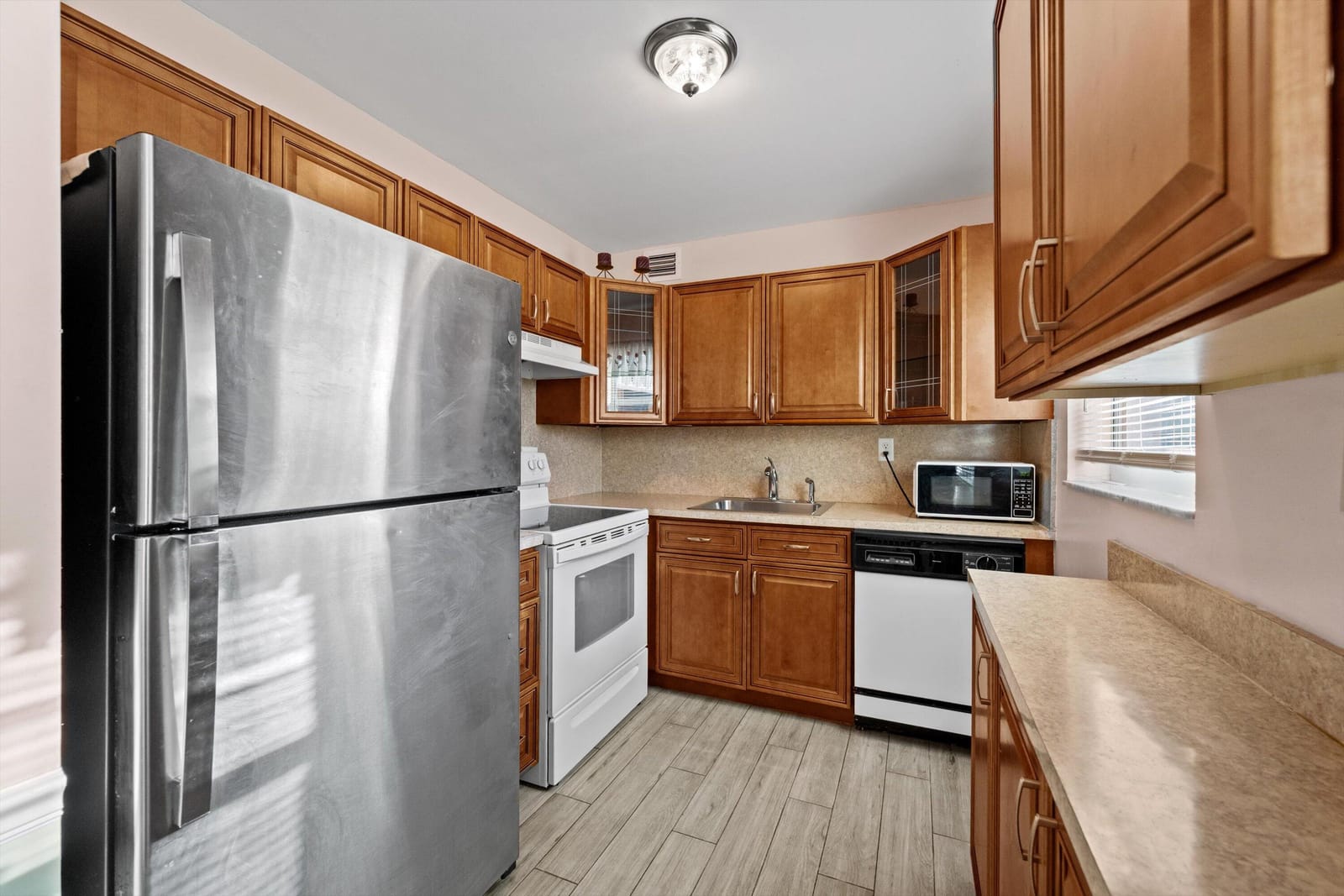380 Sheffield P — photo 12