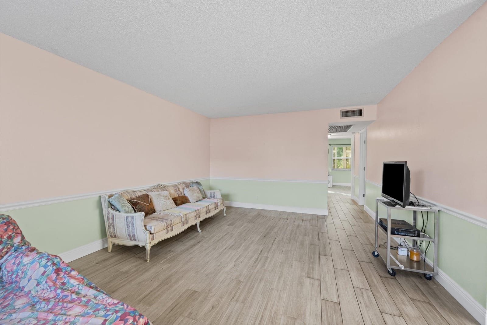 380 Sheffield P — photo 6