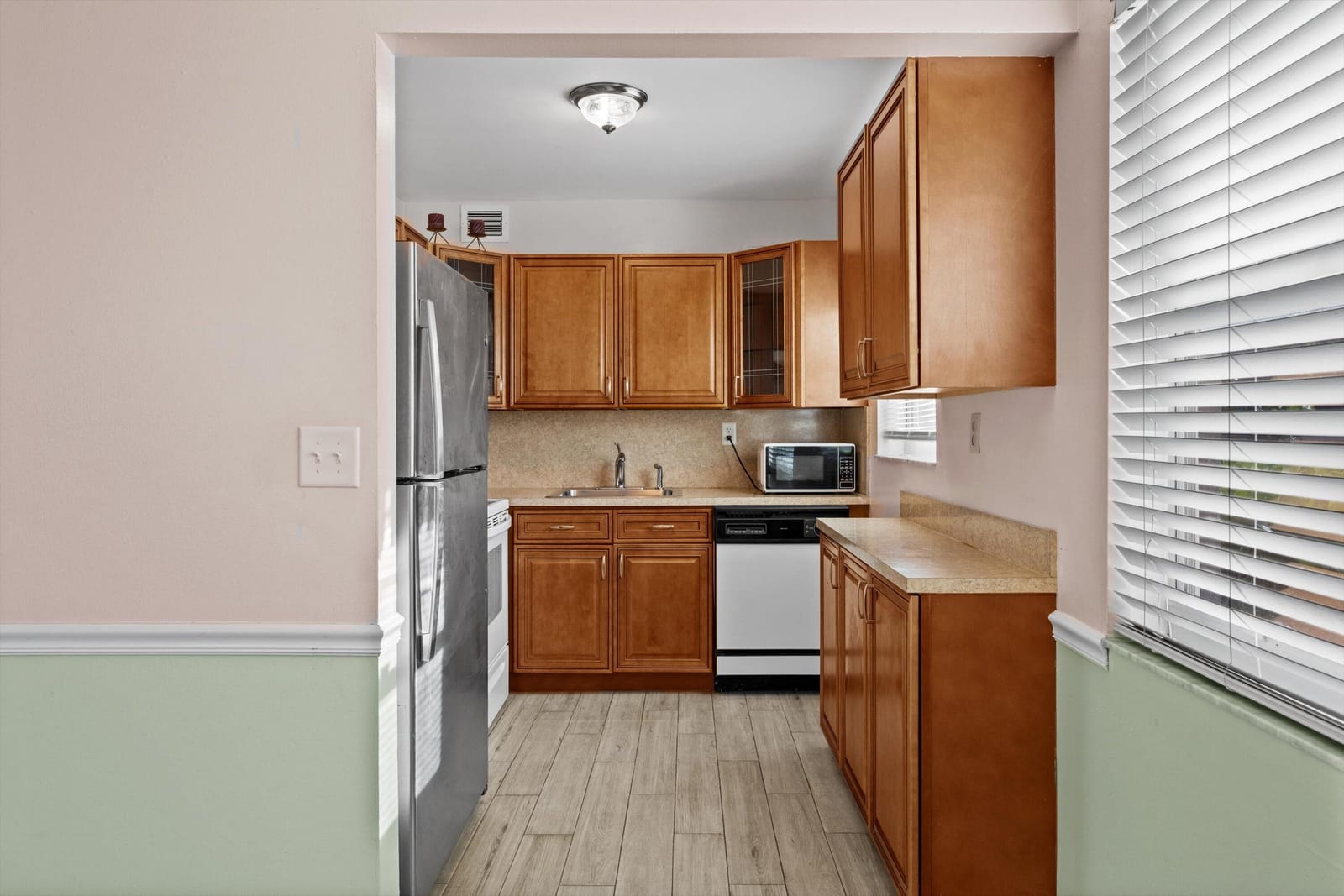 380 Sheffield P — photo 10